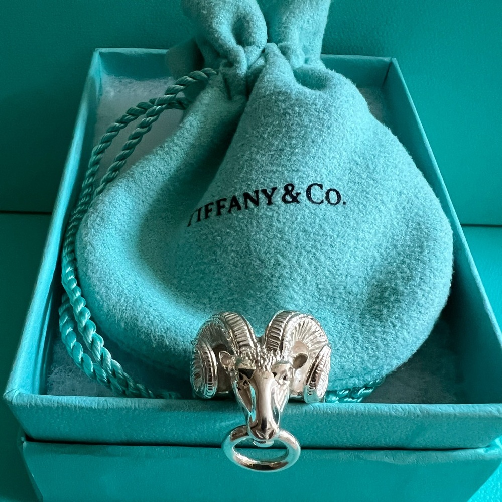 🌸🌸 Authentic Tiffany & Co. RARE Ram Head Knocker Ring - Picture 3 of 16